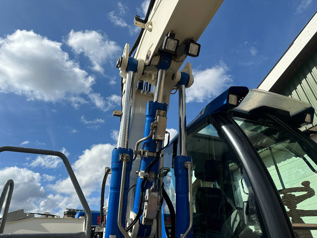 Pelle sur pneus Liebherr A914: photos 23 Pelle sur pneus Liebherr A914: photos 23