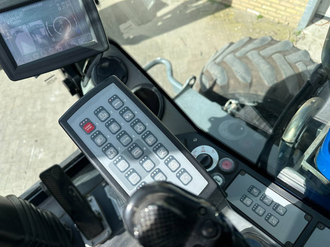 Pelle sur pneus Liebherr A914: photos 12 Pelle sur pneus Liebherr A914: photos 12