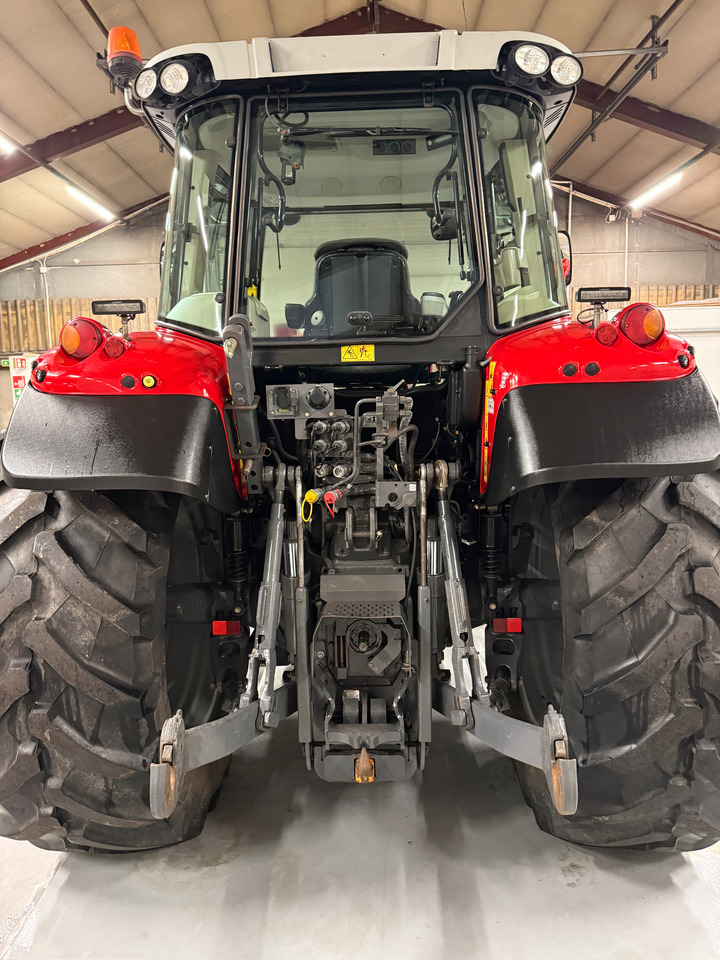Massey Ferguson 5613 Dyna 4 - Tracteur agricole: photos 4 Massey Ferguson 5613 Dyna 4 - Tracteur agricole: photos 4