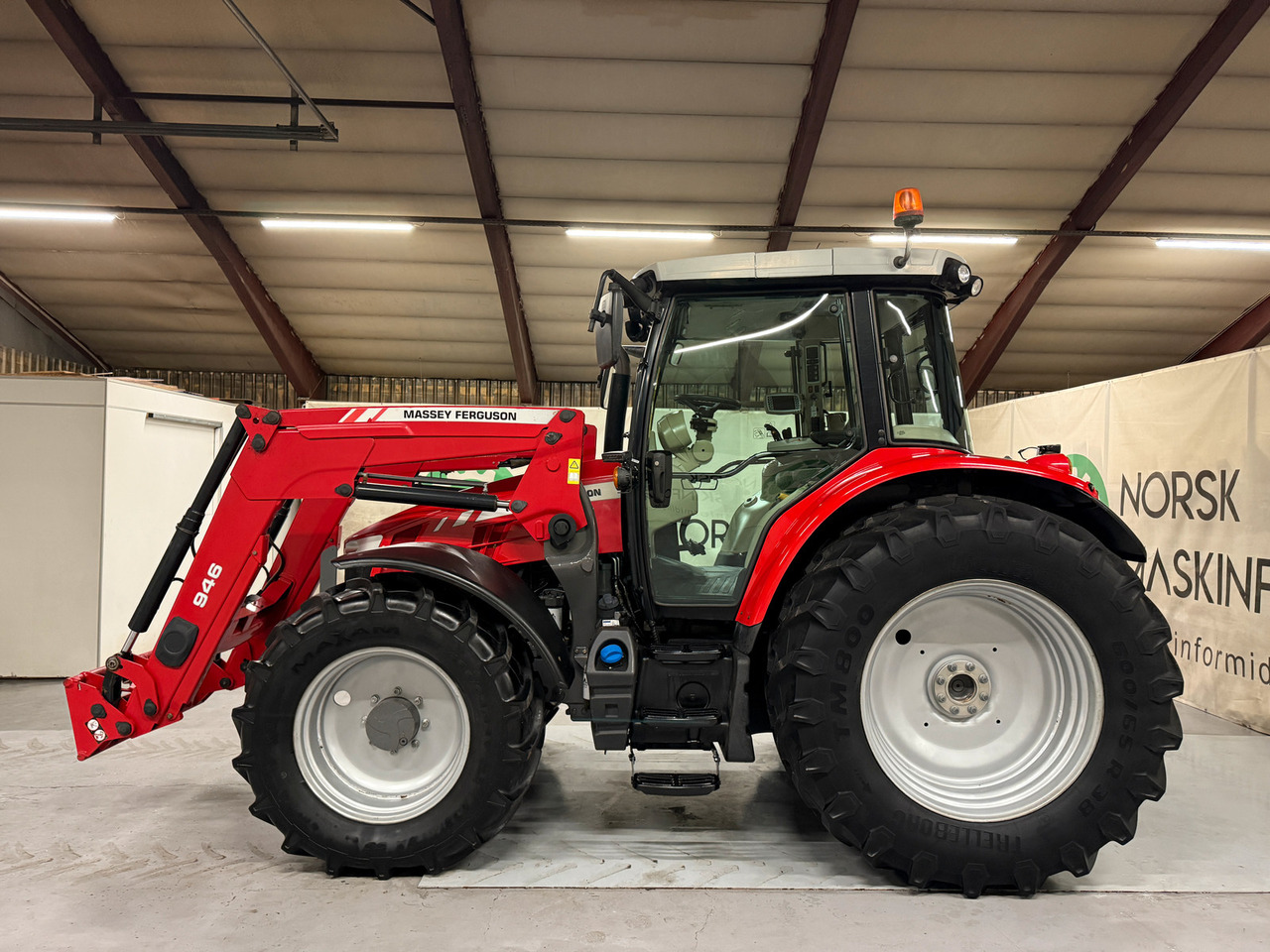 Massey Ferguson 5613 Dyna 4 - Tracteur agricole: photos 2 Massey Ferguson 5613 Dyna 4 - Tracteur agricole: photos 2