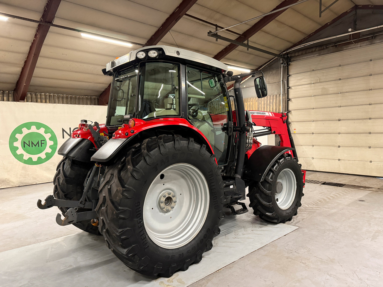 Massey Ferguson 5613 Dyna 4 - Tracteur agricole: photos 5 Massey Ferguson 5613 Dyna 4 - Tracteur agricole: photos 5