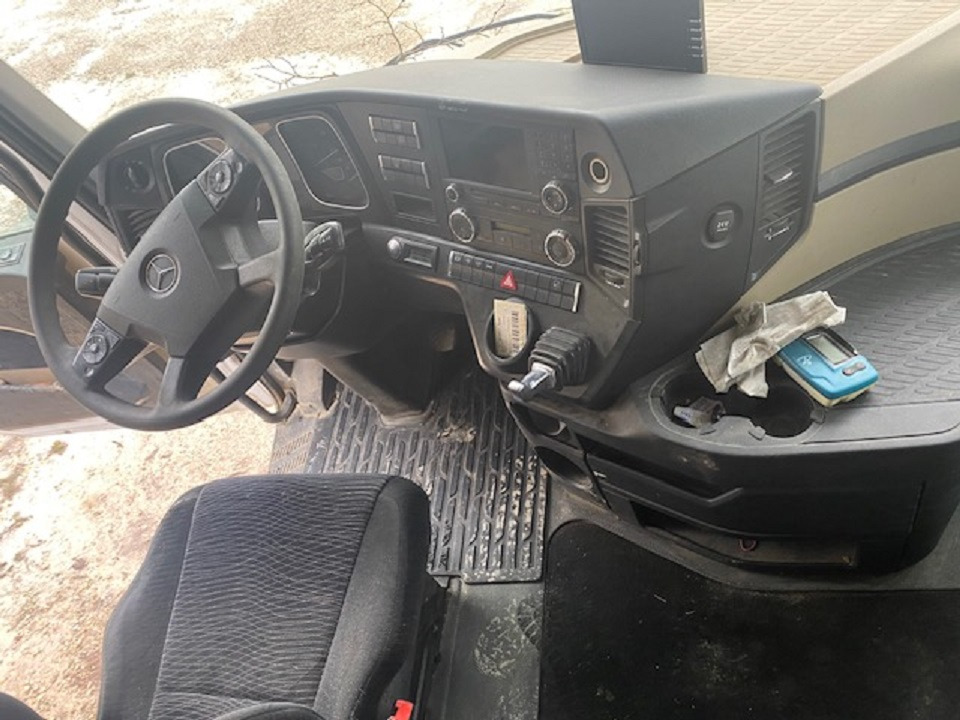 MERCEDES BENZ Actros 18.51 - Tracteur routier: photos 4 MERCEDES BENZ Actros 18.51 - Tracteur routier: photos 4