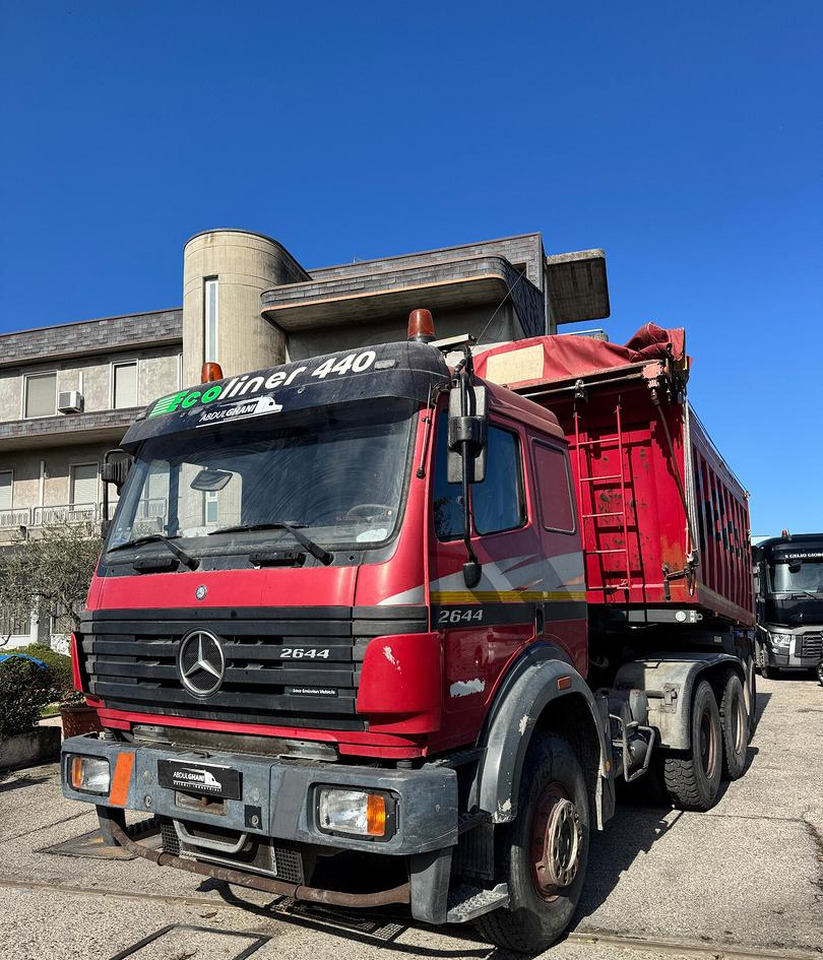 Mercedes Benz SK 2644 ( 6X4 ) V8 - Camion benne: photos 2 Mercedes Benz SK 2644 ( 6X4 ) V8 - Camion benne: photos 2