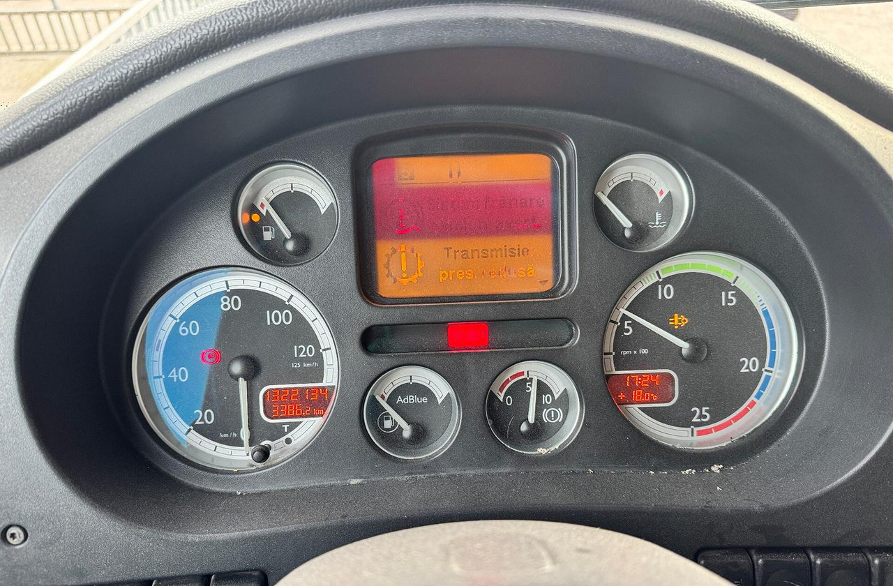 DAF XF 105.460 - 2010 - AUTOMATICO - Tracteur routier: photos 5 DAF XF 105.460 - 2010 - AUTOMATICO - Tracteur routier: photos 5