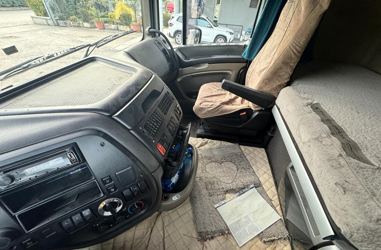 DAF XF 105.460 - 2010 - AUTOMATICO - Tracteur routier: photos 3 DAF XF 105.460 - 2010 - AUTOMATICO - Tracteur routier: photos 3