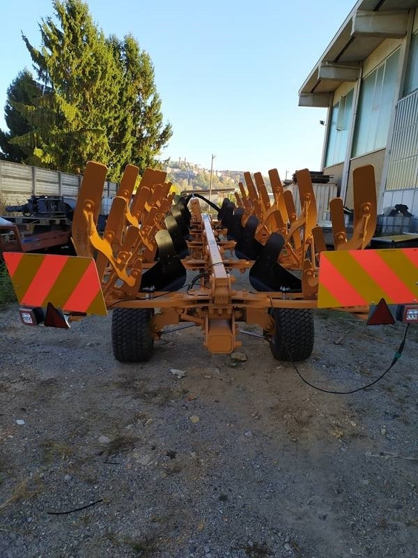 MORO PNT 14 (nuovo) - Charrue: photos 4 MORO PNT 14 (nuovo) - Charrue: photos 4