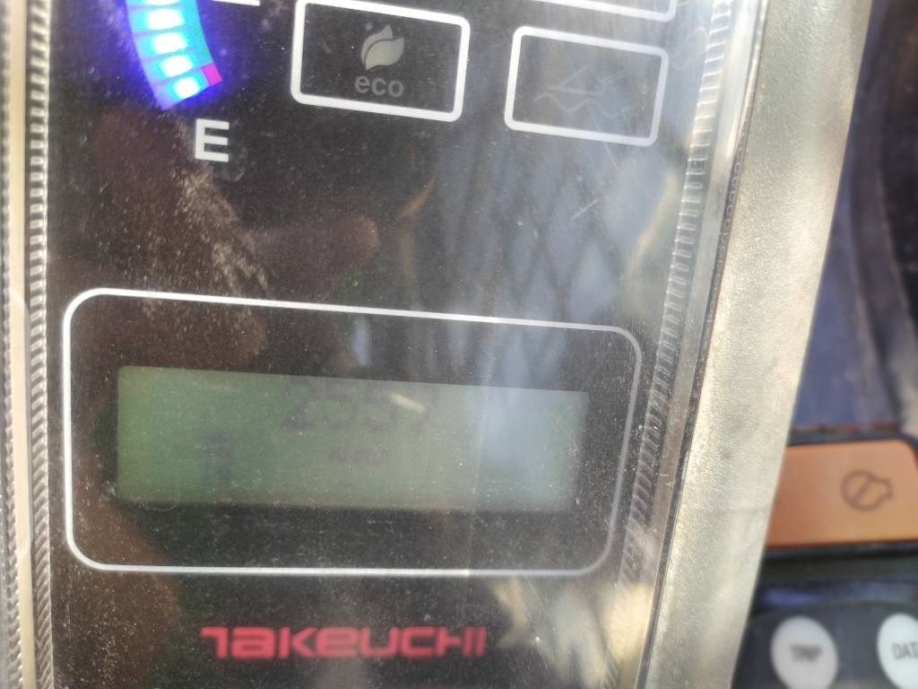 Takeuchi TL 8 - Mini chargeuse: photos 5 Takeuchi TL 8 - Mini chargeuse: photos 5