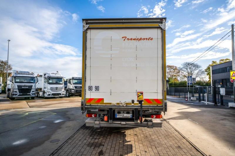 Renault D WIDE 250 DXI (12T)+DHOLLANDIA - Camion fourgon: photos 5 Renault D WIDE 250 DXI (12T)+DHOLLANDIA - Camion fourgon: photos 5