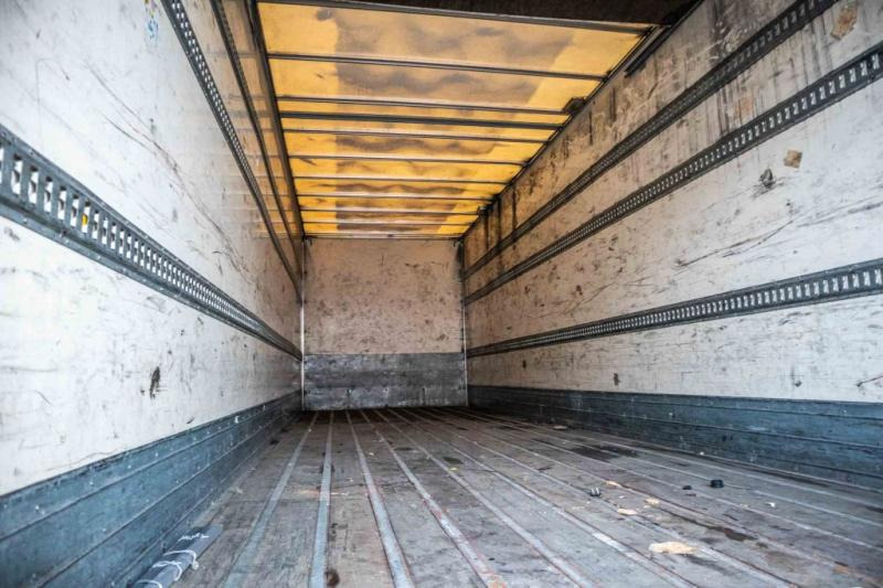 Renault MIDLUM 270 DXI (18t.)+DHOLLANDIA 2T. - Camion fourgon: photos 5 Renault MIDLUM 270 DXI (18t.)+DHOLLANDIA 2T. - Camion fourgon: photos 5