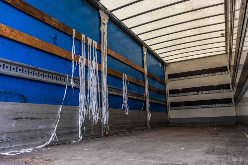 Camion à rideaux coulissants Renault T460+E6: photos 9