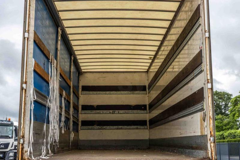 Camion à rideaux coulissants Renault T460+E6: photos 7