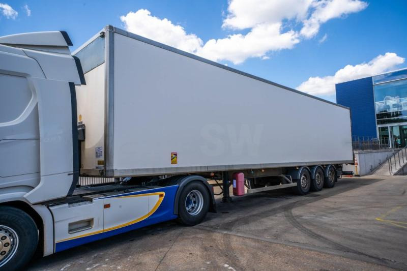 Samro S338D HPF+ PORTE FIT - Semi-remorque: photos 1 Samro S338D HPF+ PORTE FIT - Semi-remorque: photos 1