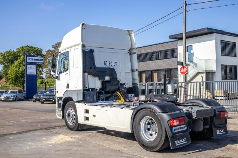DAF CF 85.460+INTARDER+COMPRESSEUR - Tracteur routier: photos 4 DAF CF 85.460+INTARDER+COMPRESSEUR - Tracteur routier: photos 4