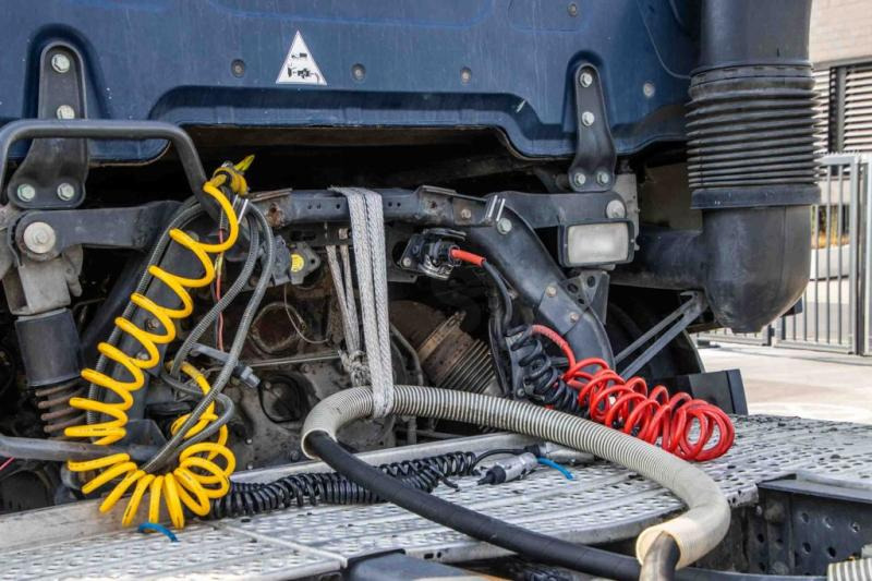 Crédit-bail de Mercedes ACTROS 1848 LS+E6+HYDR. Mercedes ACTROS 1848 LS+E6+HYDR.: photos 5 Crédit-bail de Mercedes ACTROS 1848 LS+E6+HYDR. Mercedes ACTROS 1848 LS+E6+HYDR.: photos 5