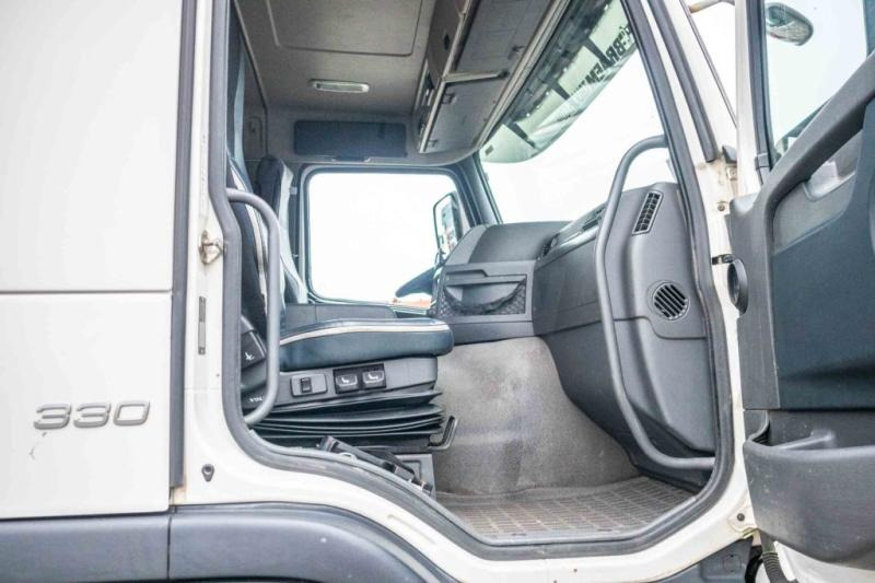 Crédit-bail de Volvo FM 330+10 pneus/tires-intarder Volvo FM 330+10 pneus/tires-intarder: photos 10