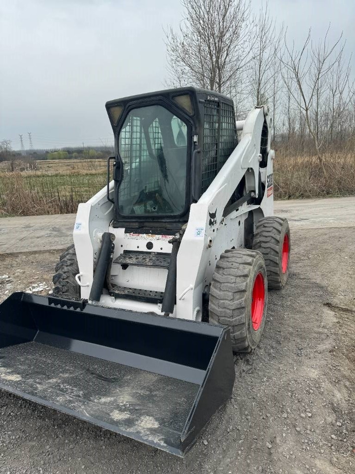 Bobcat S 300 - Mini chargeuse: photos 1 Bobcat S 300 - Mini chargeuse: photos 1