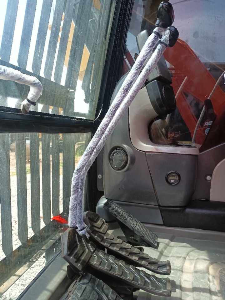 CAT 320D2 - Pelle sur chenille: photos 2 CAT 320D2 - Pelle sur chenille: photos 2