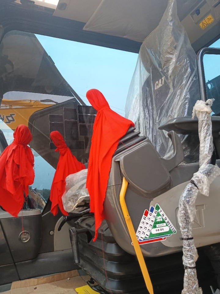 CAT 323D2 - Pelle sur chenille: photos 5 CAT 323D2 - Pelle sur chenille: photos 5