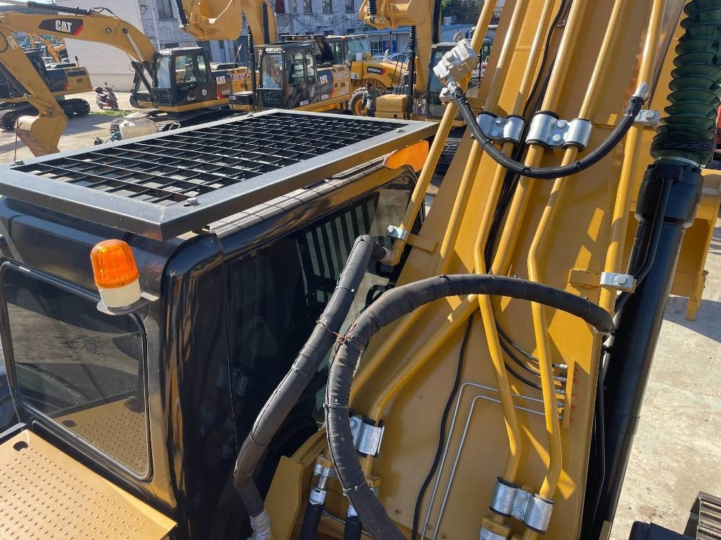 CAT 330 D - Pelle sur chenille: photos 4 CAT 330 D - Pelle sur chenille: photos 4