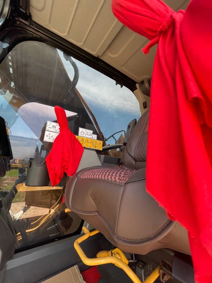 CAT 330GC - Pelle sur chenille: photos 2 CAT 330GC - Pelle sur chenille: photos 2