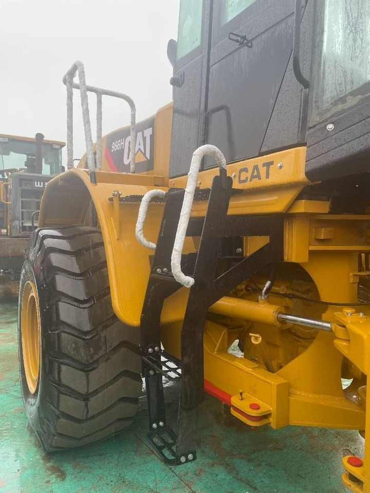 CAT 966 H - Chargeuse sur pneus: photos 3 CAT 966 H - Chargeuse sur pneus: photos 3