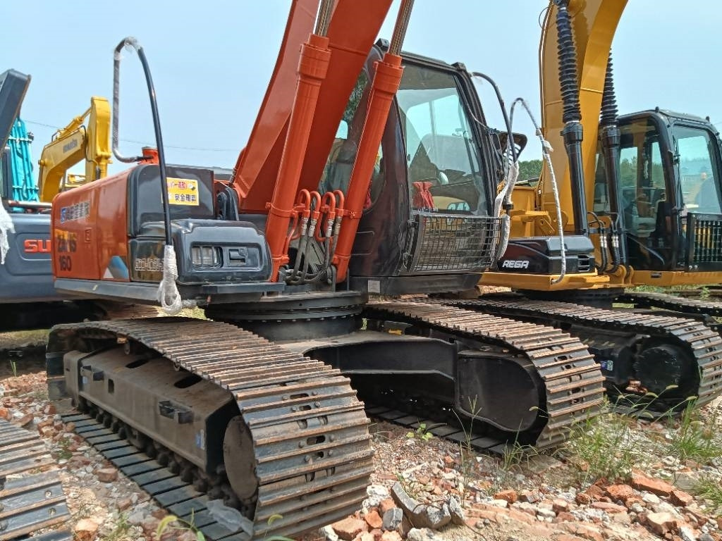 Hitachi ZX 160 - Pelle sur chenille: photos 1 Hitachi ZX 160 - Pelle sur chenille: photos 1