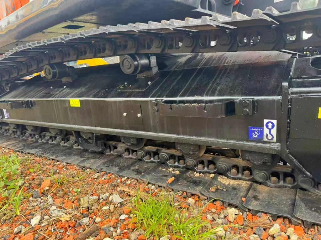 Hitachi ZX 200  - Pelle sur chenille: photos 5 Hitachi ZX 200  - Pelle sur chenille: photos 5