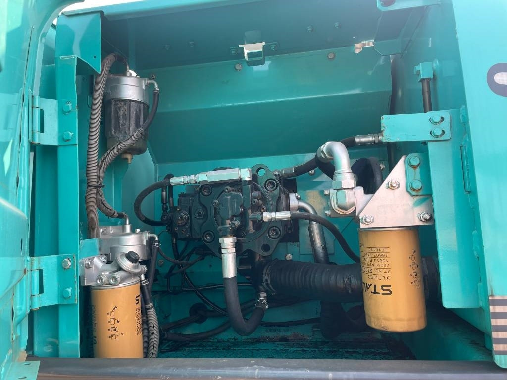 Kobelco SK 200 - Pelle sur chenille: photos 2 Kobelco SK 200 - Pelle sur chenille: photos 2