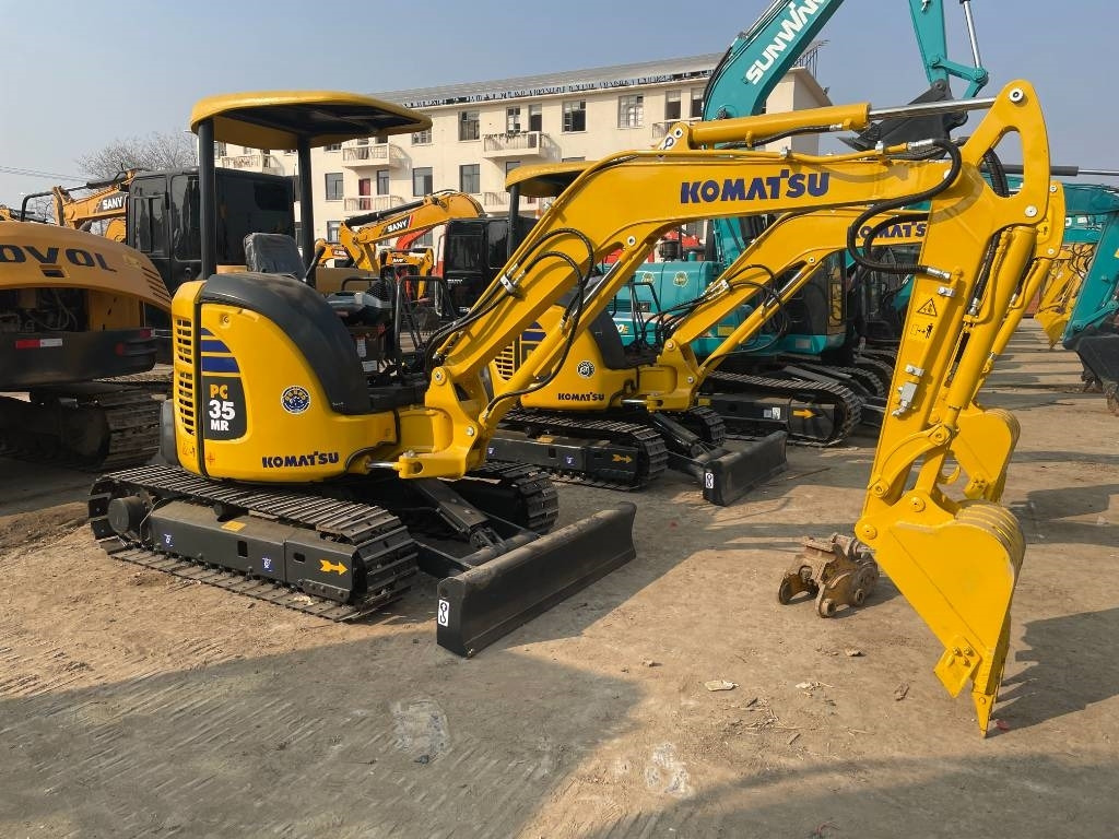 Komatsu PC 35 - Pelle sur chenille: photos 1 Komatsu PC 35 - Pelle sur chenille: photos 1