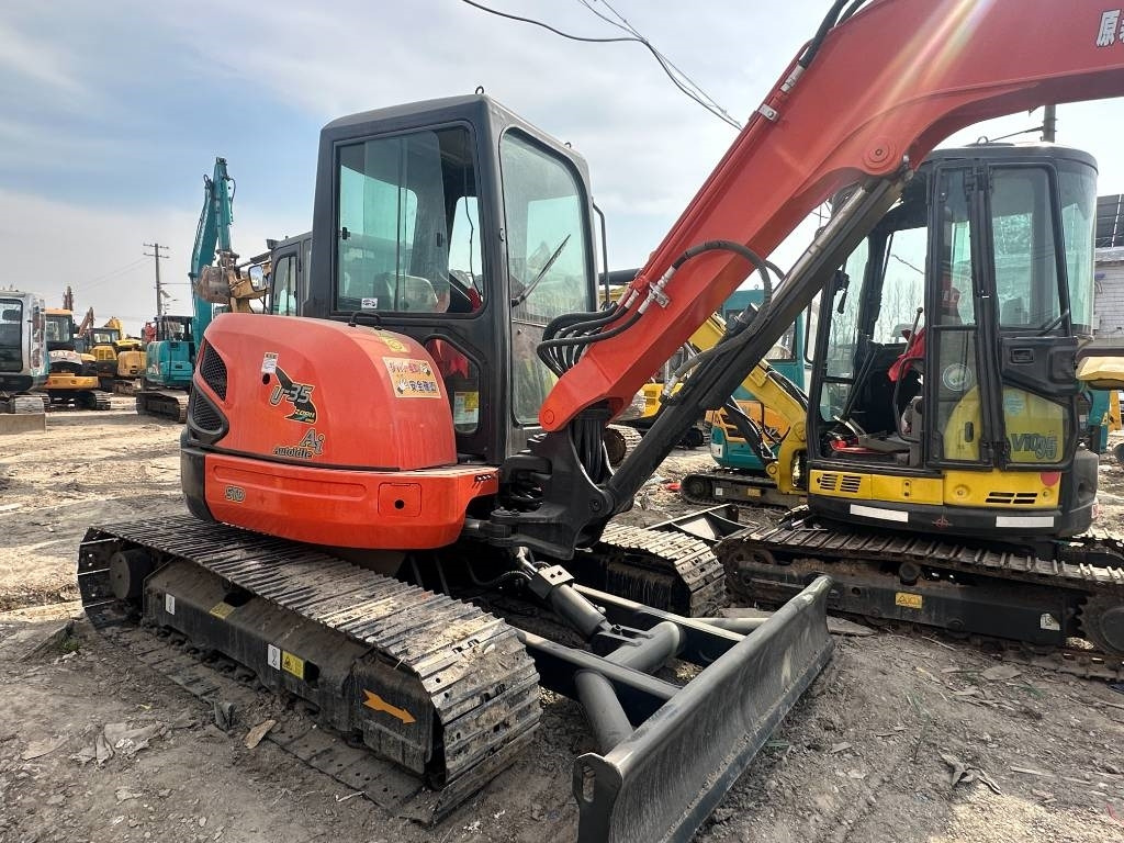 Kubota U 35 - Pelle sur chenille: photos 3 Kubota U 35 - Pelle sur chenille: photos 3