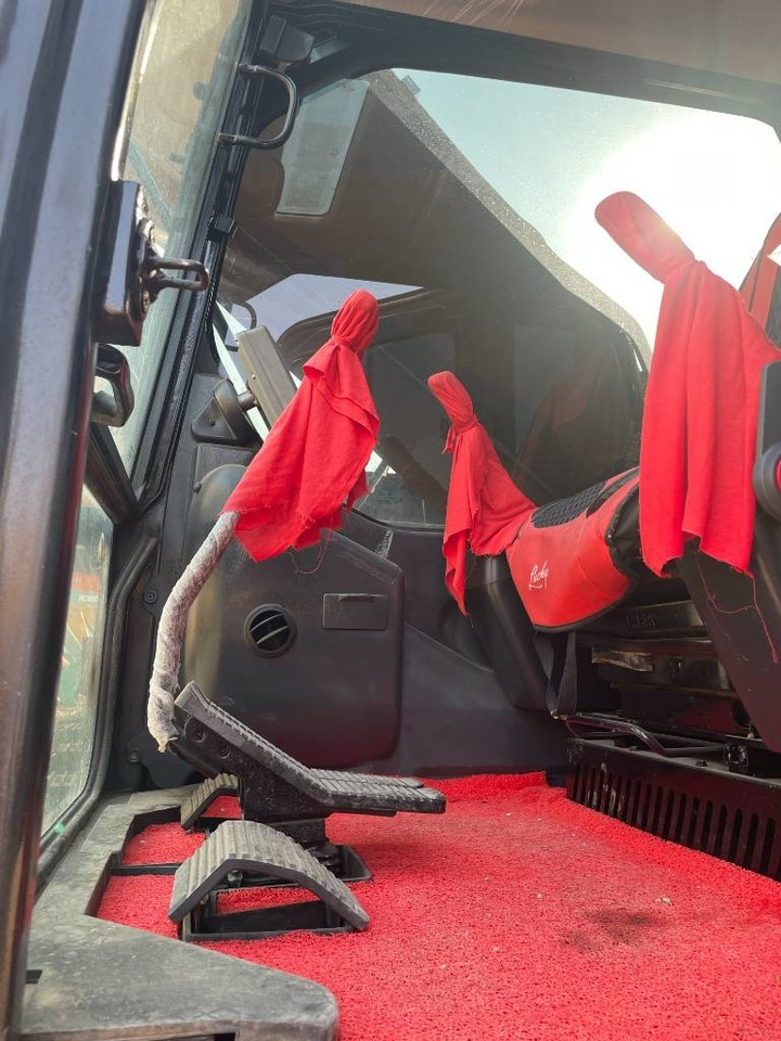 Sany SY 235 - Pelle sur chenille: photos 5 Sany SY 235 - Pelle sur chenille: photos 5