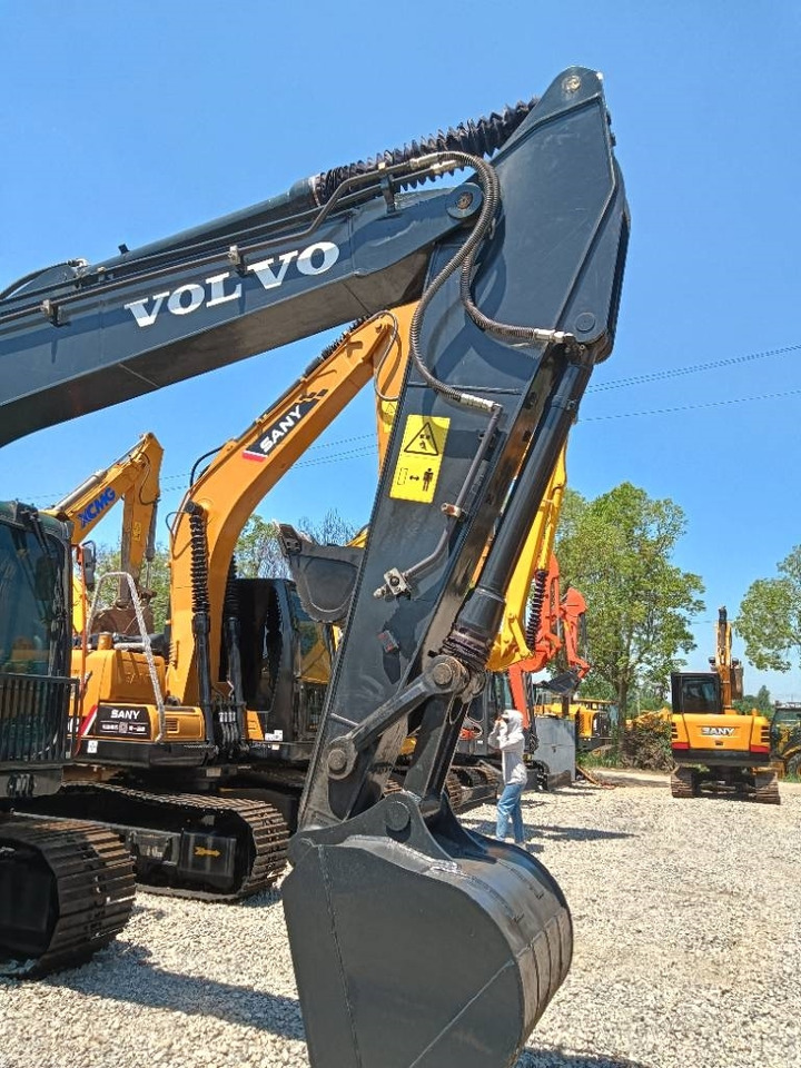 Volvo EC 140 B - Pelle sur chenille: photos 3 Volvo EC 140 B - Pelle sur chenille: photos 3