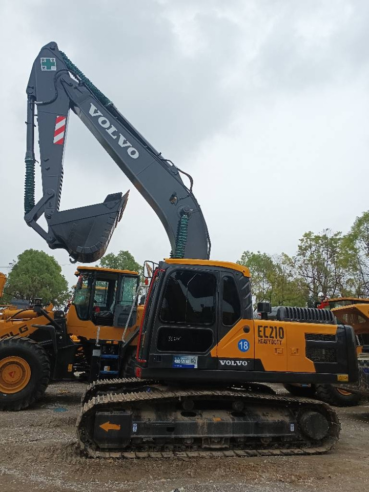 Volvo EC 210 - Pelle sur chenille: photos 1 Volvo EC 210 - Pelle sur chenille: photos 1