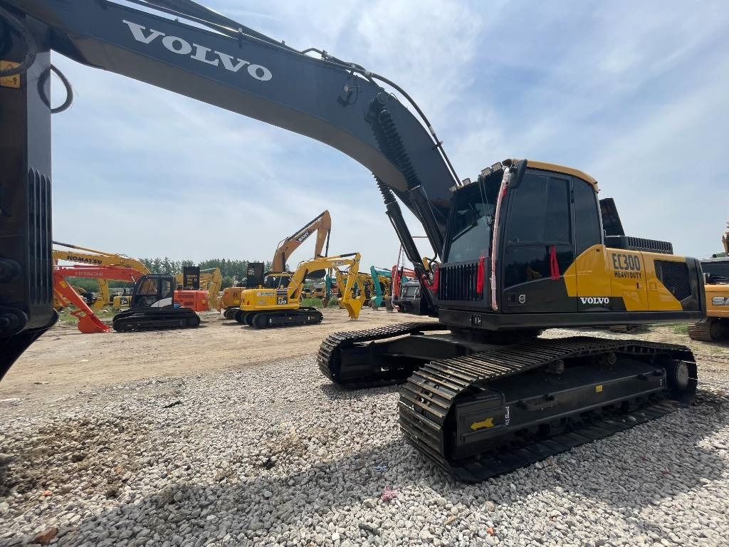 Volvo EC 300 - Pelle sur chenille: photos 5 Volvo EC 300 - Pelle sur chenille: photos 5