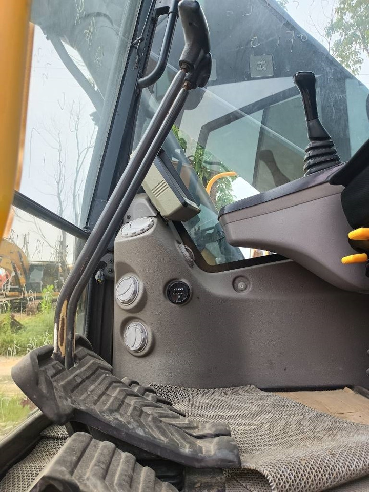 Volvo ec250 - Pelle sur chenille: photos 4 Volvo ec250 - Pelle sur chenille: photos 4