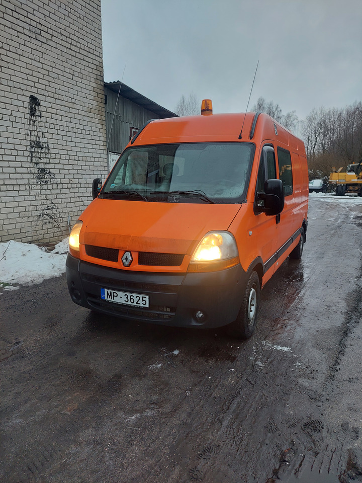 RENAULT - Utilitaire double cabine: photos 1 RENAULT - Utilitaire double cabine: photos 1