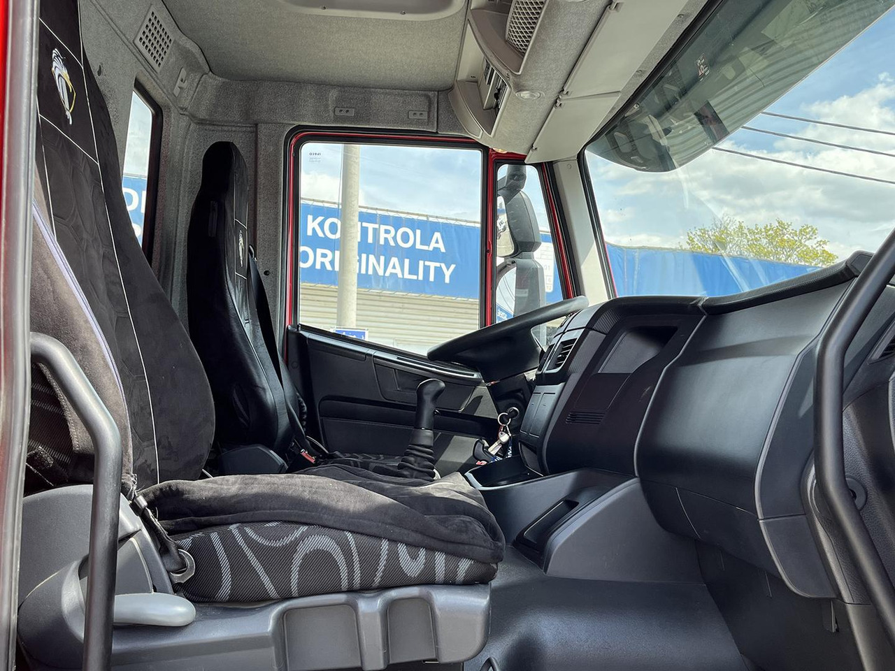 Camion benne Iveco TRAKKER 8x4, 450, Sklápač: photos 18