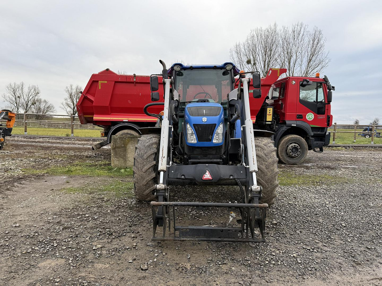 New Holand TD, 5.95, + Trac Lift TL 240 SL - Tracteur agricole: photos 4 New Holand TD, 5.95, + Trac Lift TL 240 SL - Tracteur agricole: photos 4
