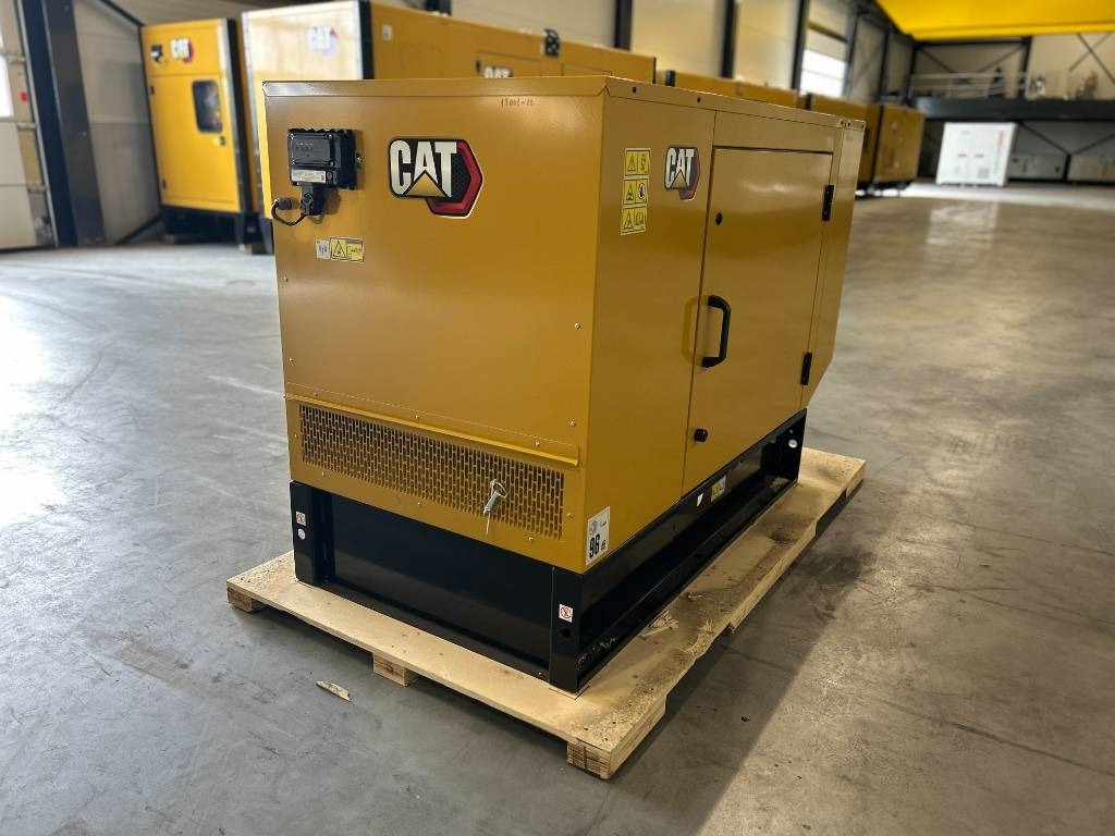 CAT DE13.5E3 - 13.5 kVA Generator - DPX-18001 - Groupe électrogène: photos 4 CAT DE13.5E3 - 13.5 kVA Generator - DPX-18001 - Groupe électrogène: photos 4
