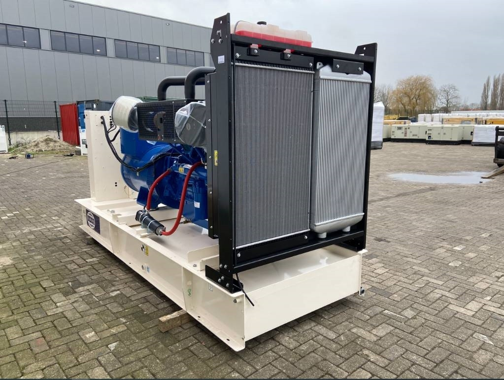 FG Wilson P660-3 - 660 kVA Open Genset - DPX-16022-O - Groupe électrogène: photos 3 FG Wilson P660-3 - 660 kVA Open Genset - DPX-16022-O - Groupe électrogène: photos 3