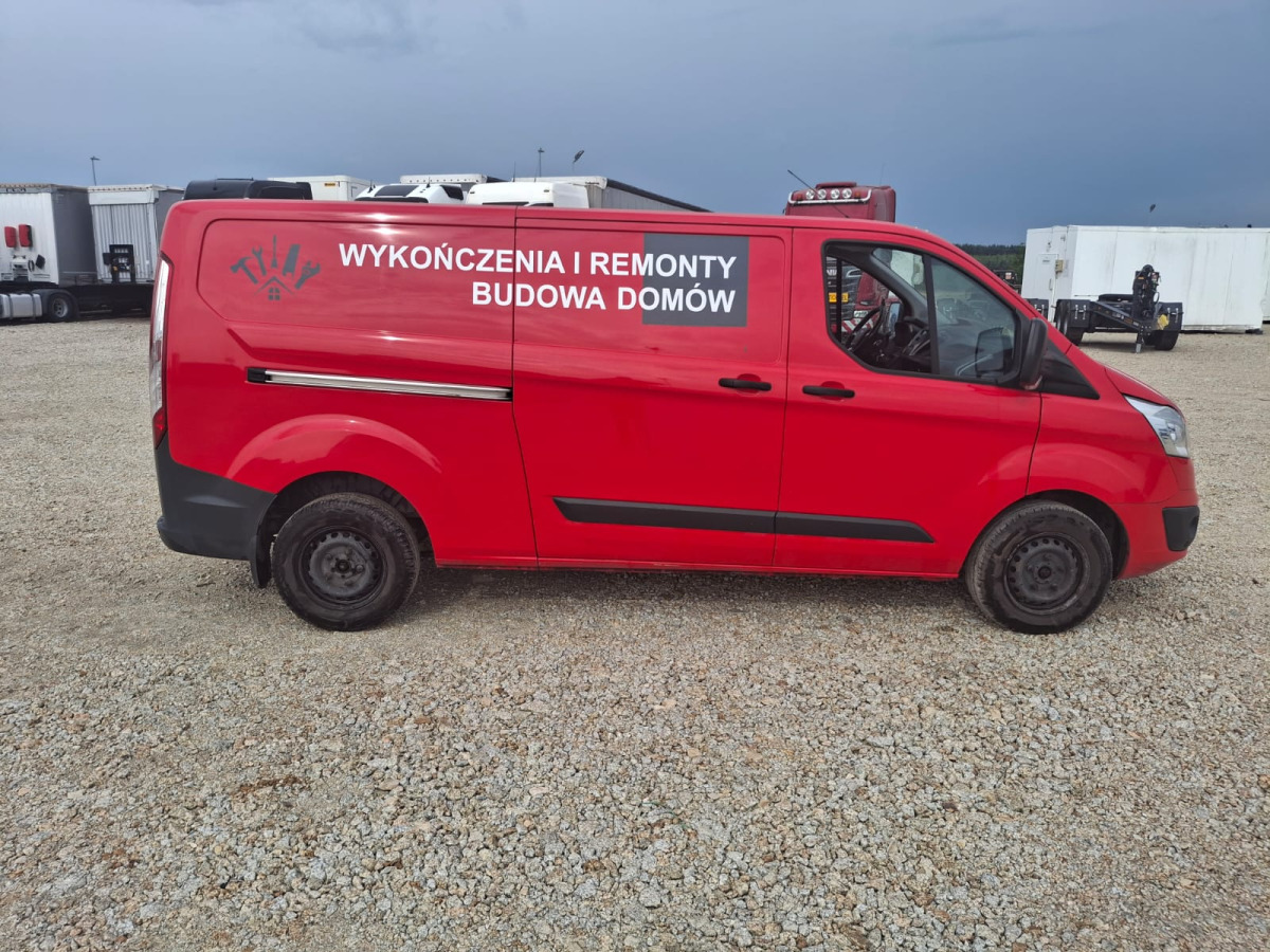 FORD TRANSIT CUSTOM - Fourgon utilitaire: photos 4 FORD TRANSIT CUSTOM - Fourgon utilitaire: photos 4