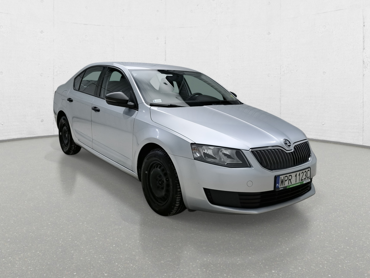 SKODA OCTAVIA HATCHBACK - Voiture à hayon: photos 1 SKODA OCTAVIA HATCHBACK - Voiture à hayon: photos 1