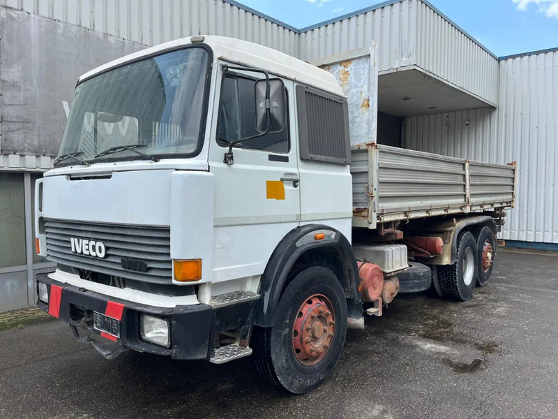 Iveco Turbostar 190-38 , 6x2 , V8 Watercooling , 3 Way Tipper , Spring Suspension , Manual - Camion benne: photos 4 Iveco Turbostar 190-38 , 6x2 , V8 Watercooling , 3 Way Tipper , Spring Suspension , Manual - Camion benne: photos 4