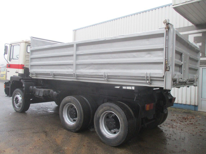 MAN 26 322 ZF Manual , 6x4 , 3 way tipper , Spring suspension - Camion benne: photos 5 MAN 26 322 ZF Manual , 6x4 , 3 way tipper , Spring suspension - Camion benne: photos 5