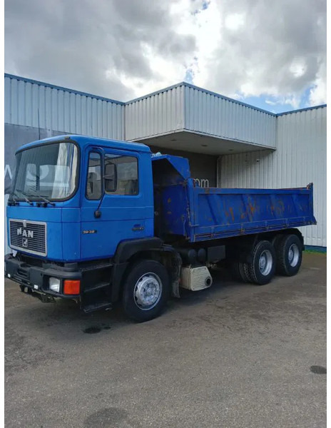 MAN F2000 , 32-322 , 6x4 , ZF Manual , Tipper , Spring Suspension - Camion benne: photos 5 MAN F2000 , 32-322 , 6x4 , ZF Manual , Tipper , Spring Suspension - Camion benne: photos 5