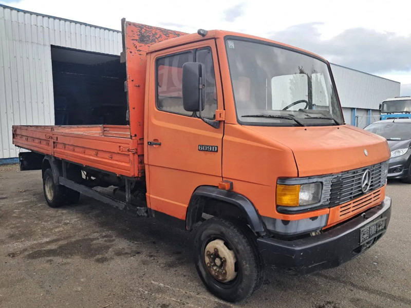 Mercedes-Benz 609 D, Manual , Spring Suspension - Camion plateau: photos 4 Mercedes-Benz 609 D, Manual , Spring Suspension - Camion plateau: photos 4