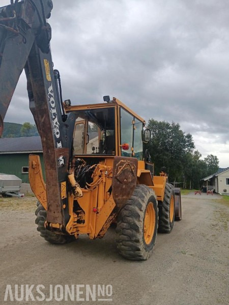 1991 Volvo 6300 traktorgraver MVA FRI OVERHALT MOTOR Frontskuffe tannskuffe pusseskuffe - Tractopelle: photos 4 1991 Volvo 6300 traktorgraver MVA FRI OVERHALT MOTOR Frontskuffe tannskuffe pusseskuffe - Tractopelle: photos 4