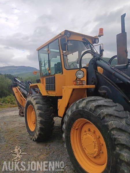 1991 Volvo 6300 traktorgraver MVA FRI OVERHALT MOTOR Frontskuffe tannskuffe pusseskuffe - Tractopelle: photos 3 1991 Volvo 6300 traktorgraver MVA FRI OVERHALT MOTOR Frontskuffe tannskuffe pusseskuffe - Tractopelle: photos 3
