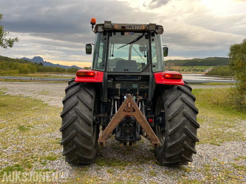 2000 Massey Ferguson 4270 med Trima 4.80 laster og snøskuffe *Kun 4969 Timer* - Tracteur agricole: photos 4 2000 Massey Ferguson 4270 med Trima 4.80 laster og snøskuffe *Kun 4969 Timer* - Tracteur agricole: photos 4