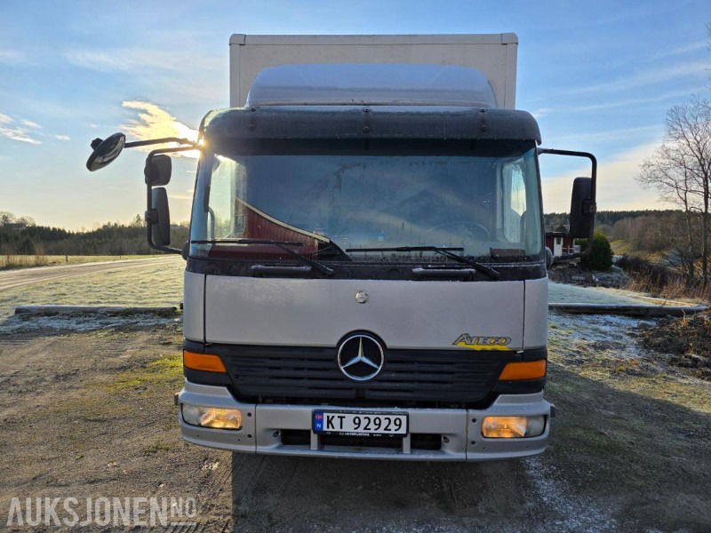 2001 Mercedes-Benz 817L/42 ATEGO SKAPBIL 36m³ MED LASTELEM - Camion fourgon: photos 2 2001 Mercedes-Benz 817L/42 ATEGO SKAPBIL 36m³ MED LASTELEM - Camion fourgon: photos 2